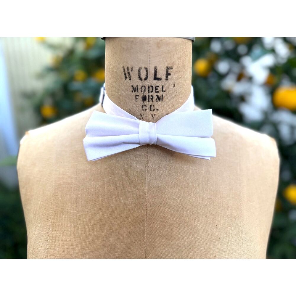 Vintage White 100% Silk Satin Classic Butterfly PreTied Adjustable Neck Bow Tie